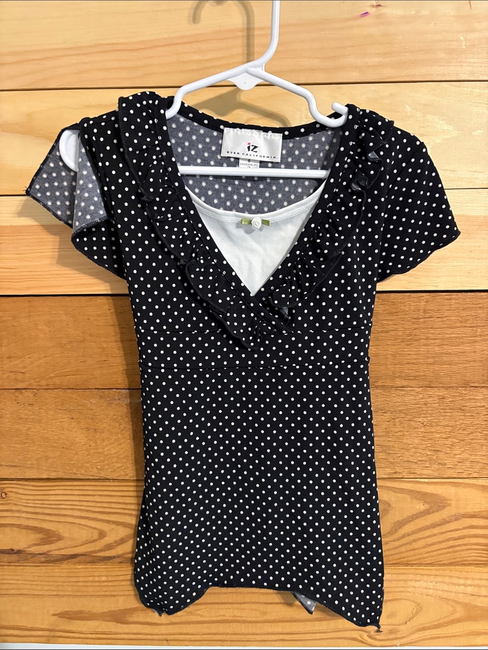 Byer California Black Polka Dot Ruffle V-Neck Short Sleeve Top